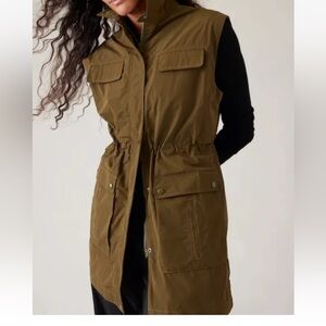 NWT ATHLETA Boundless Vest Acacia Olive Size M Sold Out in Store